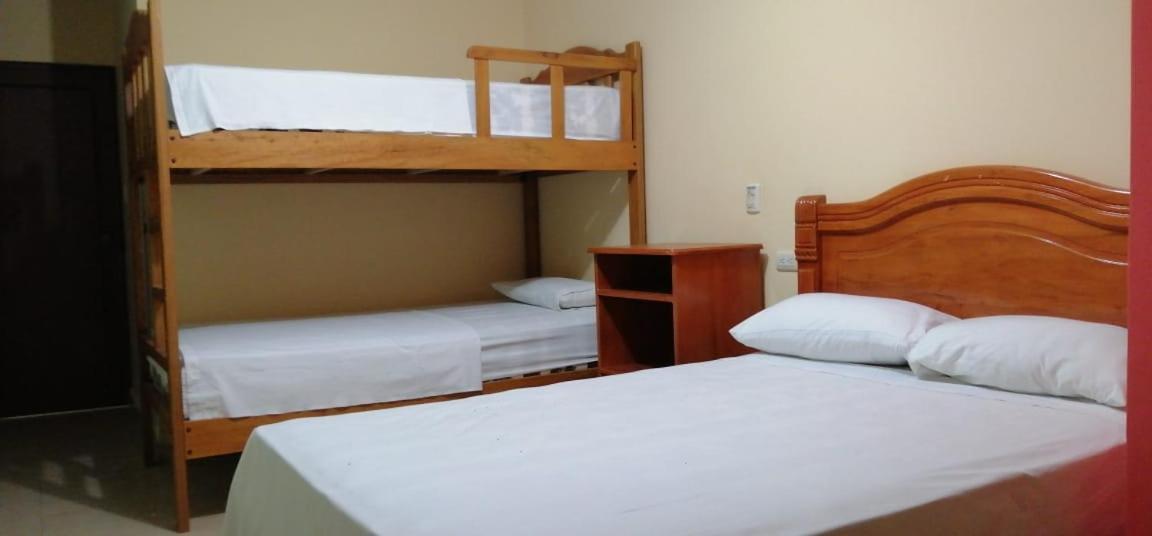 Hotel Internacional En Atacames Bagian luar foto