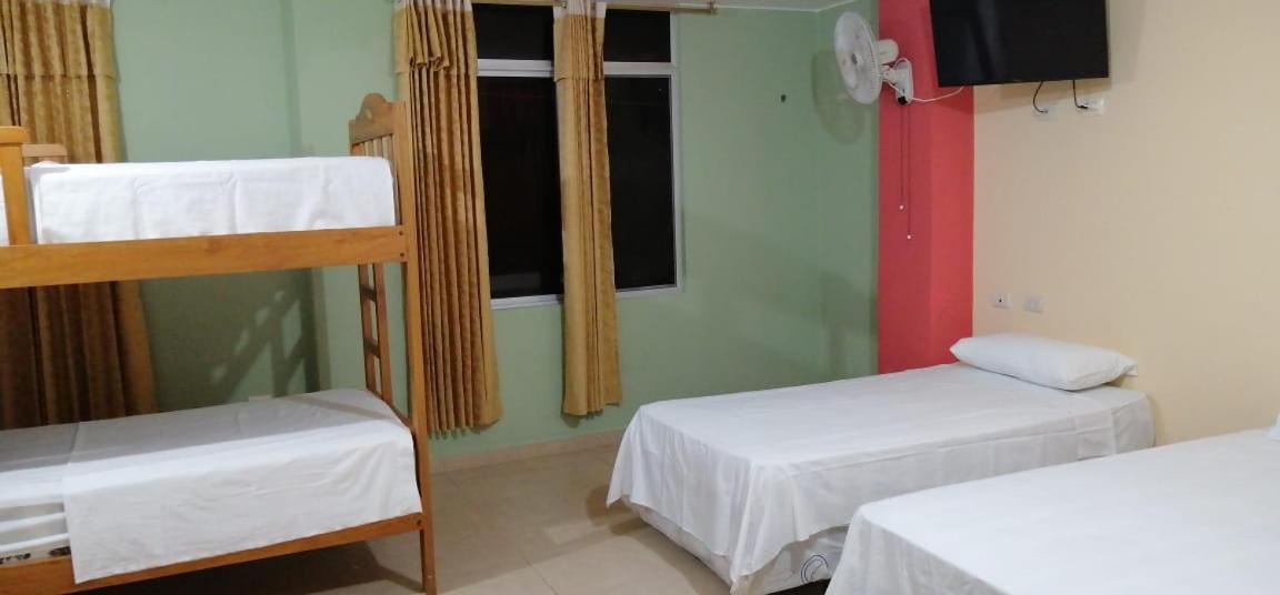 Hotel Internacional En Atacames Bagian luar foto